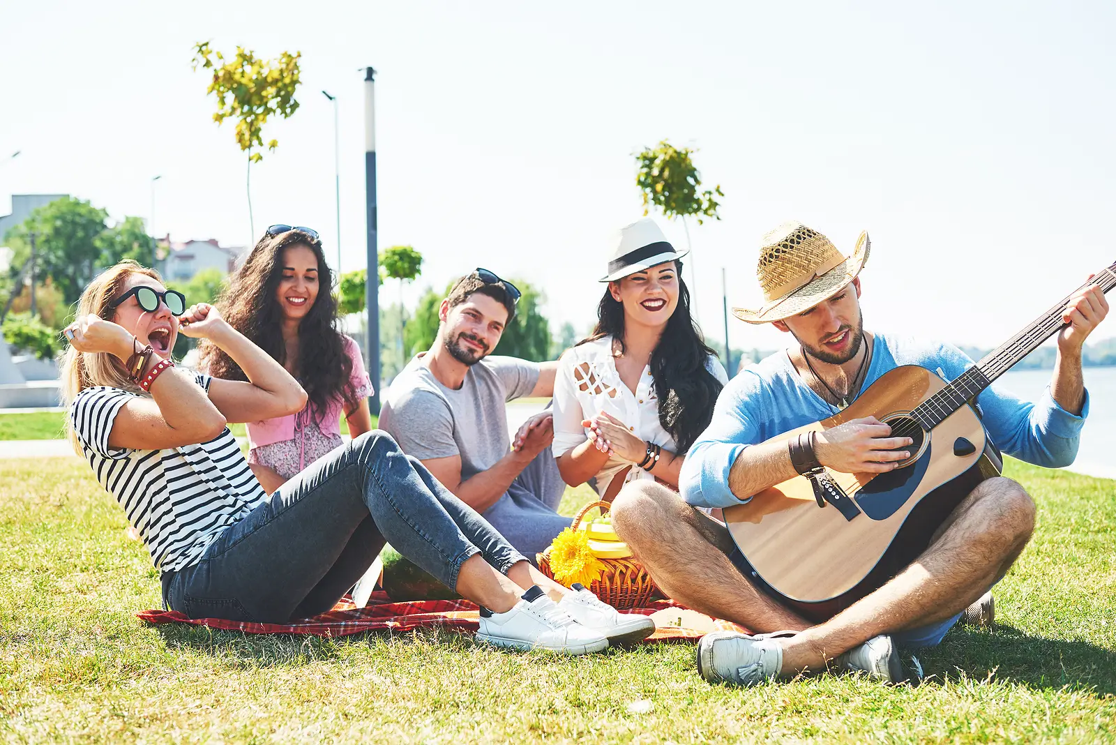 Creative Ways to Foster a Community Feel in Your HOA for Better Living