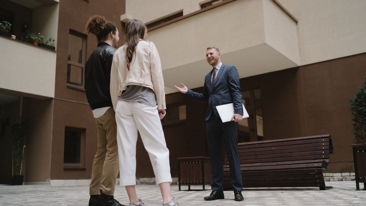 What Does an HOA Management Company Do? Full-Service, Remote and Financial-Only Explained for DC, Maryland and Virginia Boards