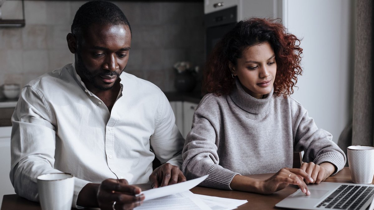 How Much Should an HOA Have in Reserves? The Rule of Thumb and the Number on Your Study